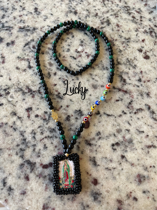 Collar escapulario Virgen de Guadalupe en ónix y malaquita verde con ojitos turcos