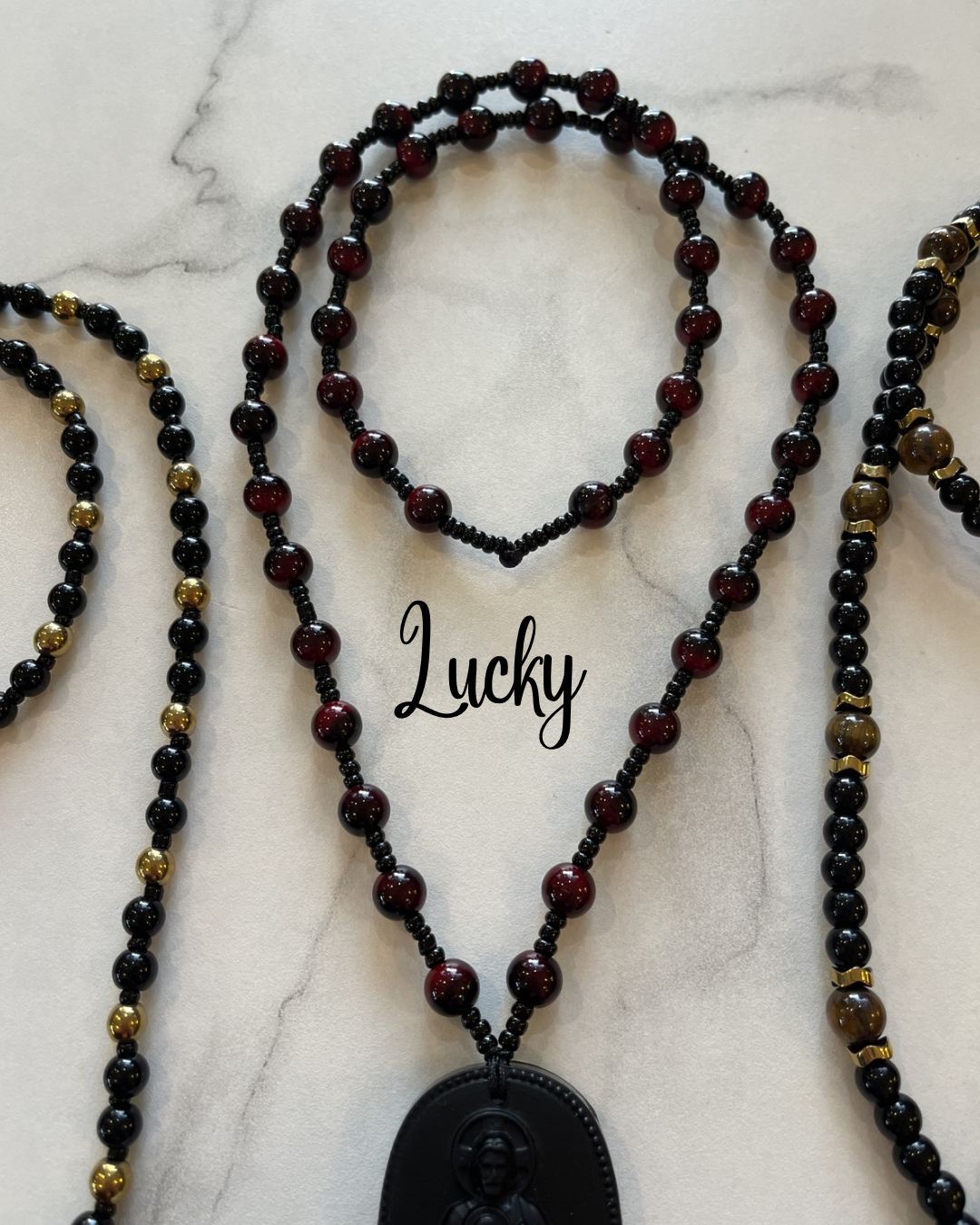 Collar San Judas Tadeo en obsidiana negra