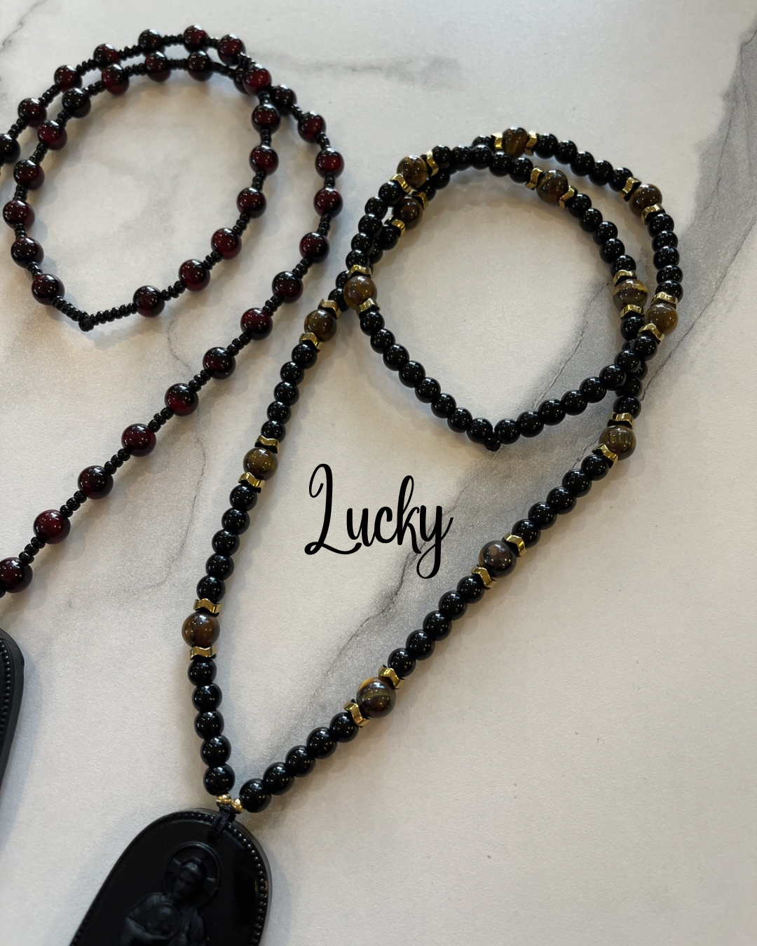 Collar San Judas Tadeo en obsidiana negra