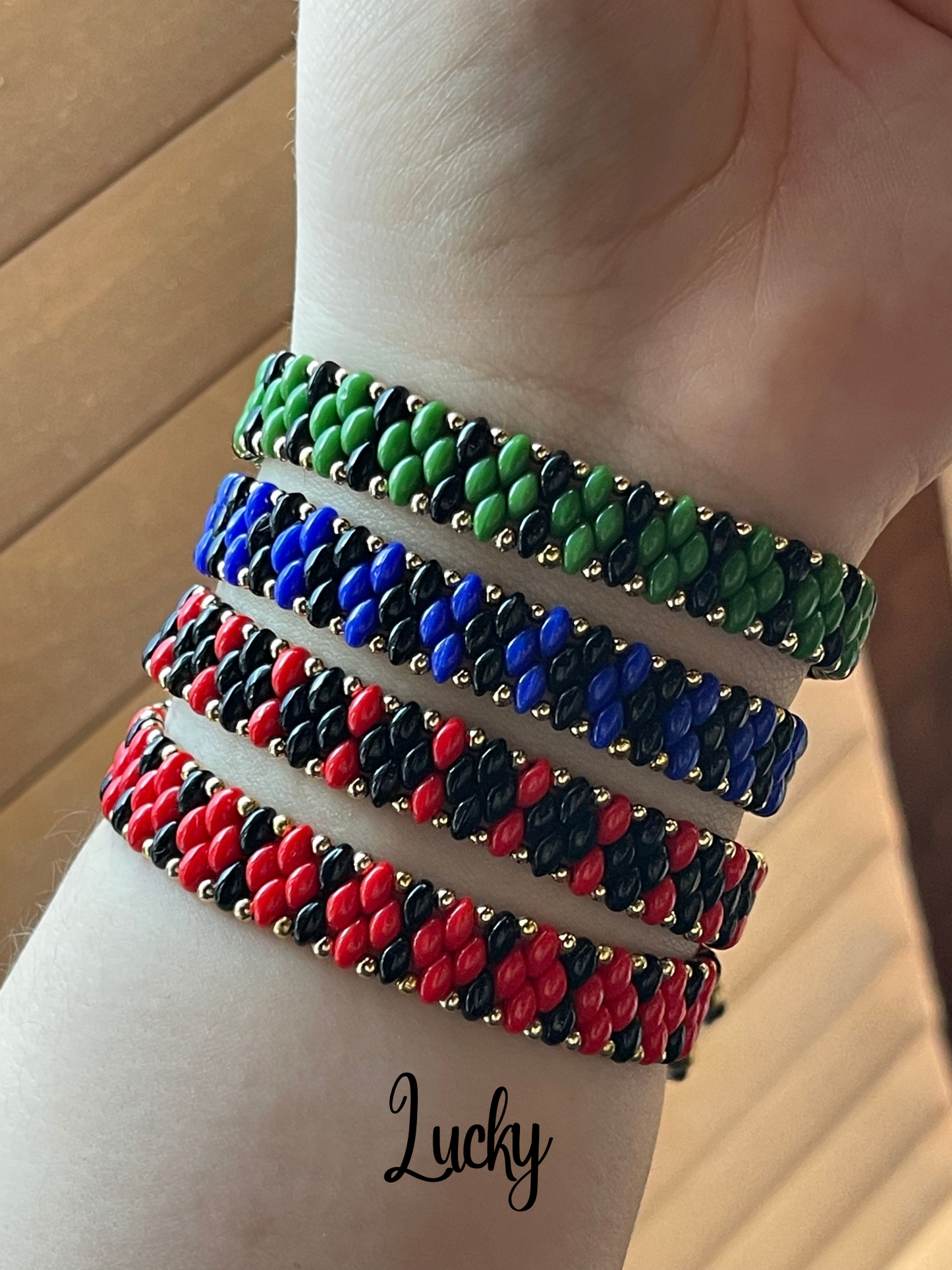 Pulsera chaquira arroz en tejido