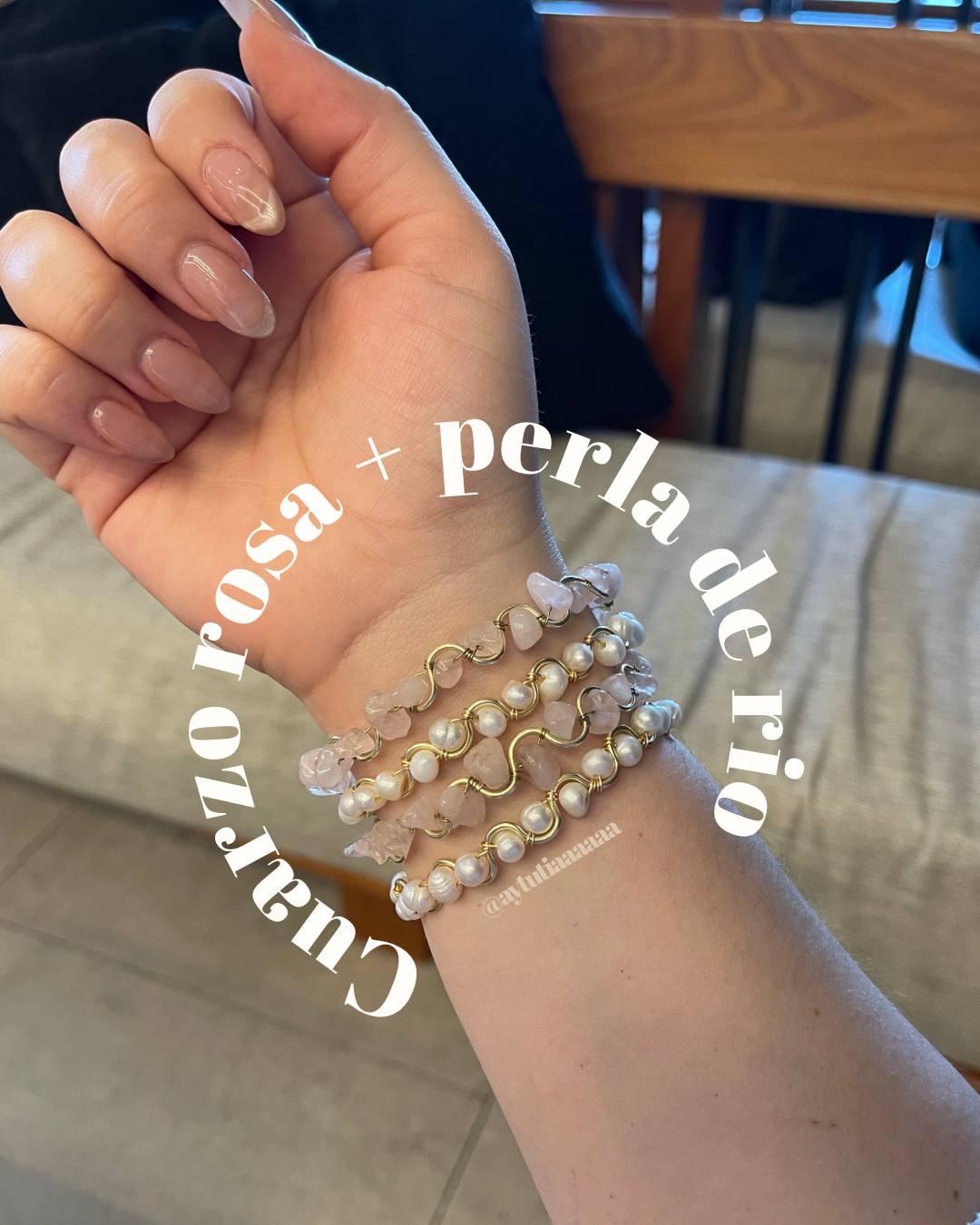Brazaletes en cuarzo rosa + perla de rio