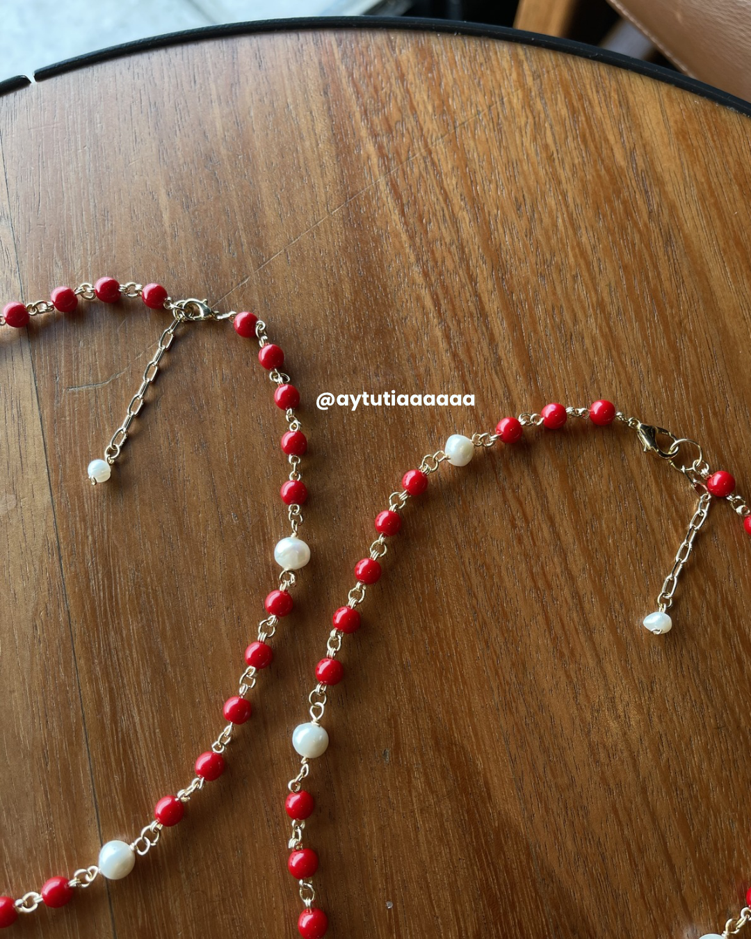 Choker rojo sencillo
